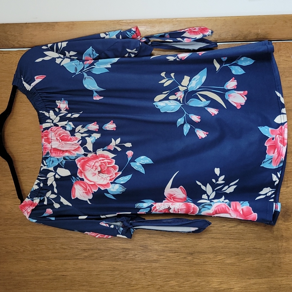 Off the Shoulder Floral Print Tie Sleeve Top